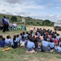 9-15-22_Visiting Kaccumu School Children40-Derek sharing